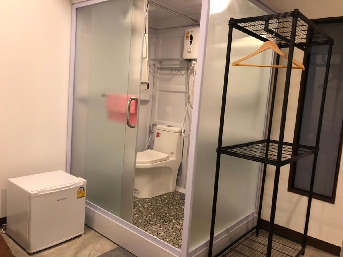 Bluefin Guesthouse Бангкок Экстерьер фото