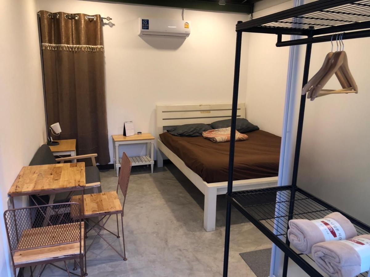 Bluefin Guesthouse Бангкок Экстерьер фото