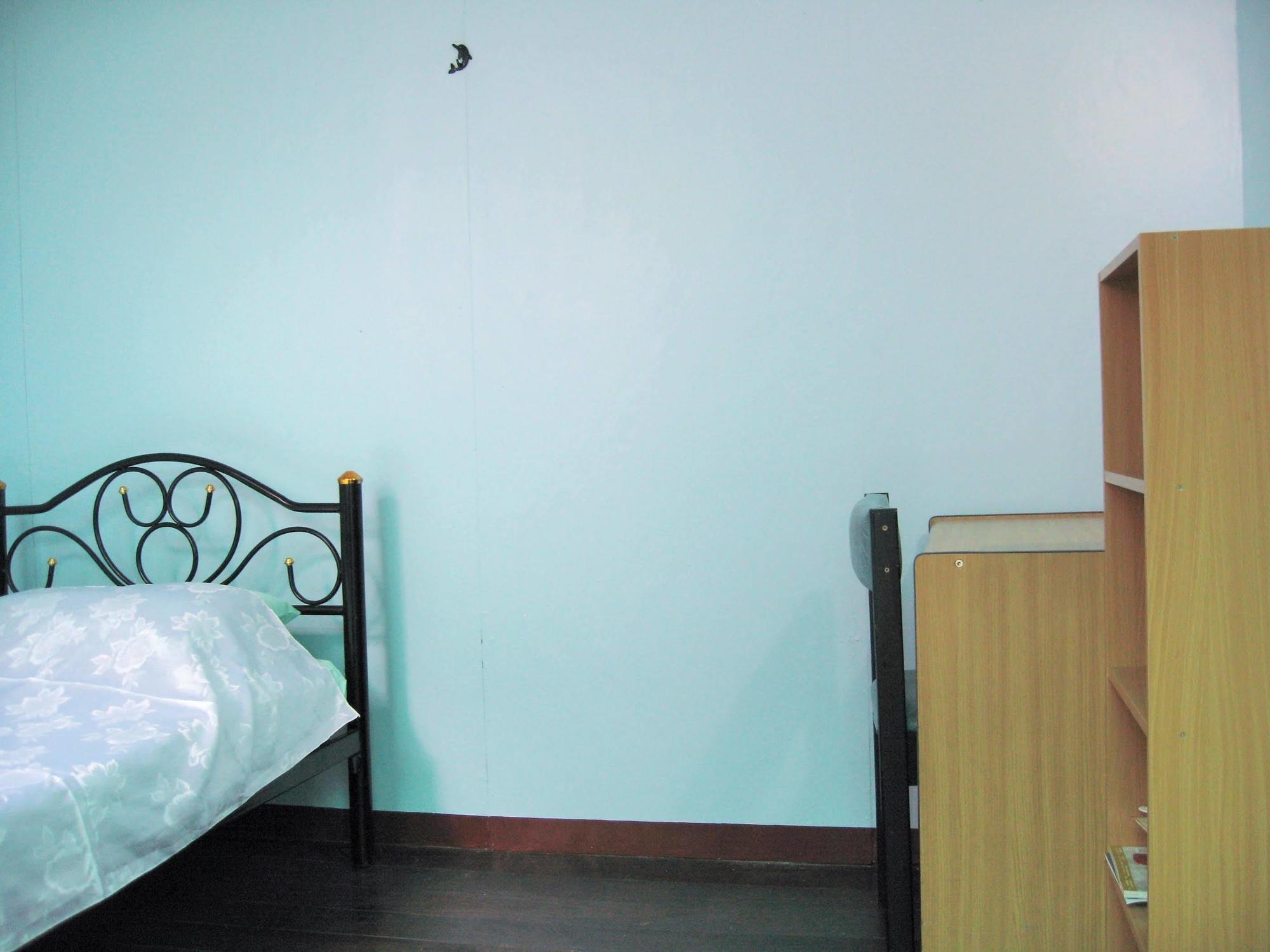 Bluefin Guesthouse Бангкок Экстерьер фото